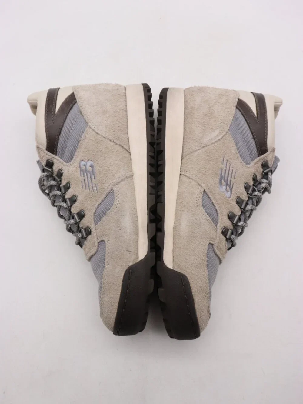 New Balance URAINAD Rainier Cordura Men's Size 9 D Hiking Boots Vibram Grey